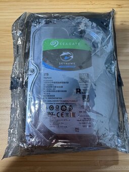 HDD disky Synology / Western Digital / Seagate / Dell - 7