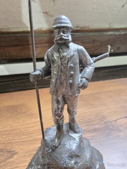 FRANTIŠEK JOSEF VELKÁ KOVOVÁ SOCHA- CÍSAŘE NA LOVU - 7