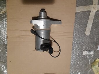 Škoda Fabia  S 2000 -strartér, skla do dveří . - 7