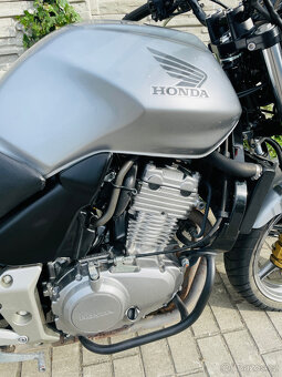 Honda CBF 500 r.v.2006 najeto 44tis km 25kW - 7