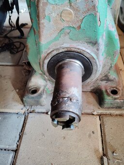 Elektromotor s převodovkou - 7