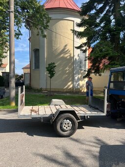 Traktor s vlekem na dřevo - 7