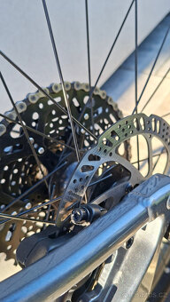 ROCKRIDER EXPL520 - 7