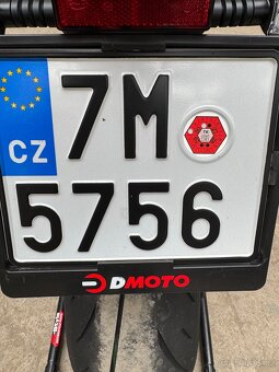 Aprilia Tuono V4 Factory - 7