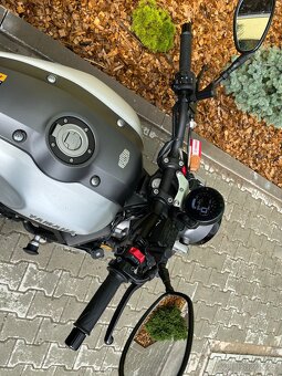 Yamaha XSR 900 - 7