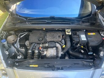Peugeot 308 SW - 7
