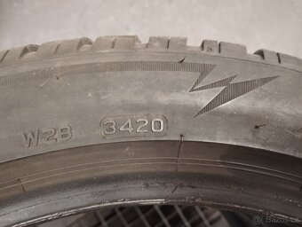 Bridgestone Blizzak 235/45 R18 Zimní - 7