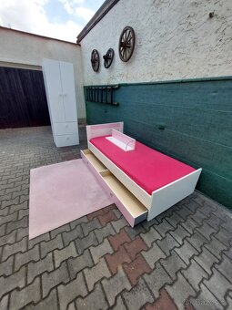 Dětská Postel ,skříň, Polička, koberec - 7