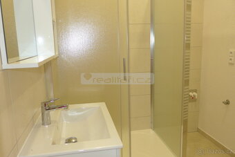 Prodej prostorného cihlového bytu 2+kk po kompletní rekonstr - 7