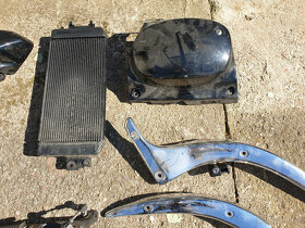 Prodám náhradní díly suzuki M 800 intruder, od r. v. 2005 - 7