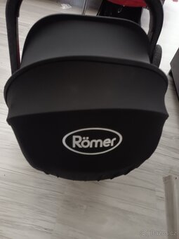 Kočárek Britax + stupátko ke kočárku - 7