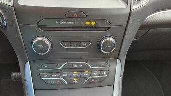 Ford Galaxy 2.5i HEV Titanium 7 míst AT - 7