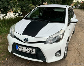 Toyota Yaris - HYBRID - 7