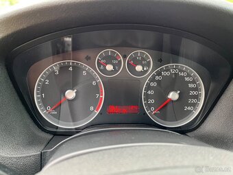 Ford Focus 1.6 hatchback - 7