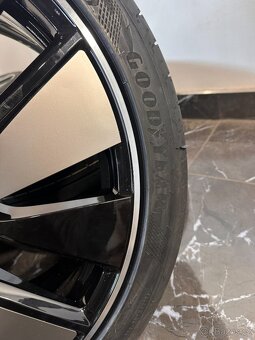 original Audi R21 E Tron GT RS 4J3601025J - 7