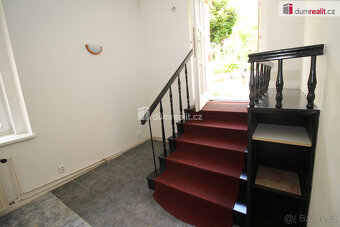 Pěkný prostorný byt 2+1 v přízemí cihlového domu se samostat - 7