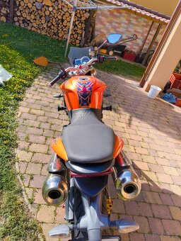 Triumph Street Triple R - 7