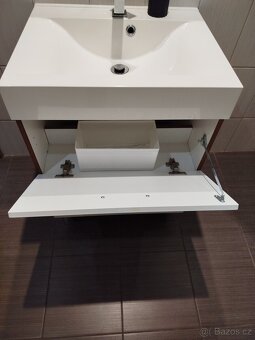 Umyvadlo se skříňkou včetně baterie - 7