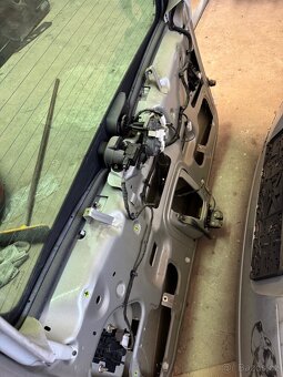 Fiat Stilo 2003-2007, zadní 5. (páté) dveře - 7