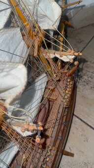 Dřevěný model historické lodě St. Géran 1736 - 7