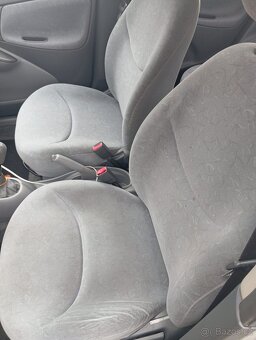 Toyota yaris 1.3,rok 2000, klima,naj 197 000km - 7