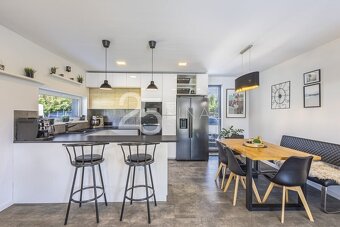 Rodinný dům 6+kk, Byšice, okres Mělník - 7
