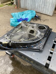 Audi A4 B7 levé zadní dveře černa metalíza - 7