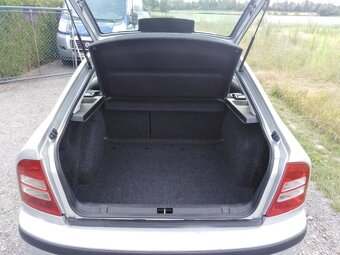 ŠKODA OCTAVIA 1,6i NAJETO 139 ,KLIMATRONIC - 7