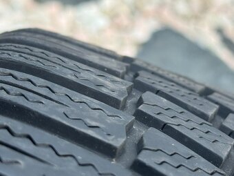 235/35 R19 - 7