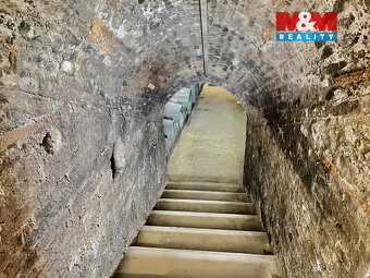 Prodej vinného sklípku s vinicí, 2254 m², Perná - 7