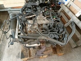 Motor C8 , P 807,Phedra, Ulysse , motor výměnou 4 HW, 4 HM - 7