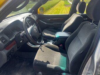 Toyota Land Cruiser Executive,4.0 V6 benz,automat,4x4,2005 - 7