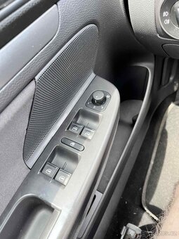 Volkswagen Jetta 1,9 tdi 2009 77kW - 7