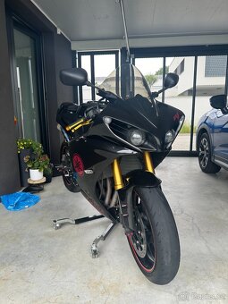 Yamaha YZF-R1 - 7