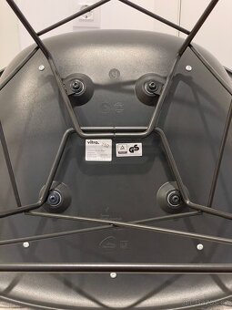 Vitra Plastic Armchair LAR (s čalouněním sedáku) - 7