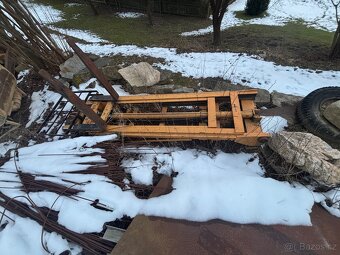 Vysokozdvižný vozík. Sloup na ještěrku nebo traktor + Vidle - 7