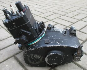starý závodní motor jawa čz kývačka pérák MZ soutěžní scott - 7