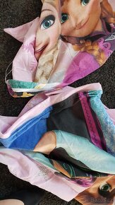 Dětské povlečení Frozen s Elzou a Annou - 7