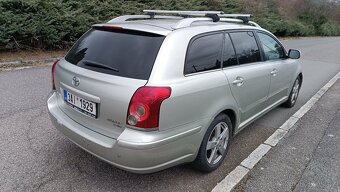 Toyota Avensis kombi T25 2.2D-4D 110 kW - 7