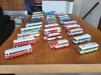 Prodám sbírku modelů aut a autobusů 176 ks. - 7