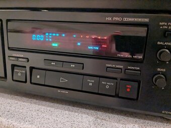 Sony, Akai - 7