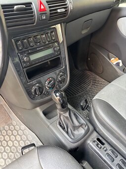 Prodám -Mercedes Benz Vaneo 1.9 benzin 92 KW - 7