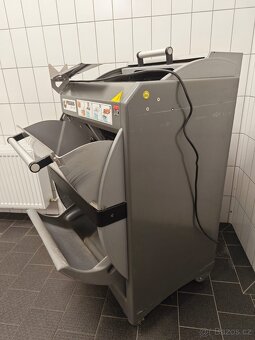 Kráječ pečiva JAC Self - 7