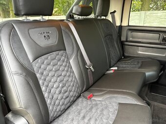 Dodge RAM 5.7 hemi rok 2018  verze Sport - 7