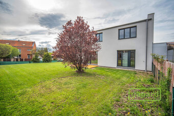 Prodej rodinného domu 123 m2, 4+kk s garáží, pozemek 575 m2, - 7