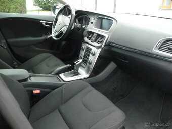 Volvo V40 D3 150k.s Momentum Automat - - 7