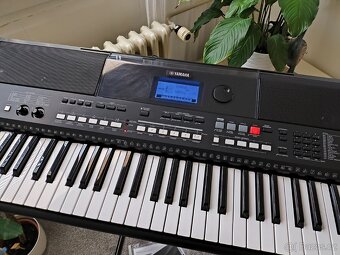Klávesový nástroj Yamaha PSR e433 skvělý stav - 7