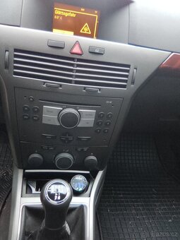 Opel ASTRA  kombi - 7