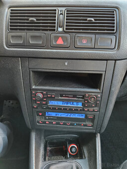 VW Golf 4 Variant, 1.6, 77 kW, benzín, klimatronic - 7