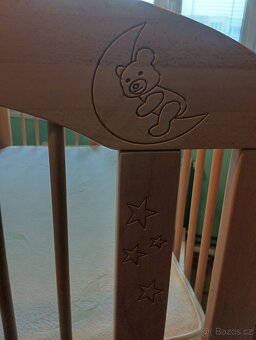 Masivní dřevěná postýlka - 7